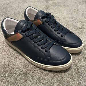 **Brand New** Burberry Check Sneakers in Navy blue size 41